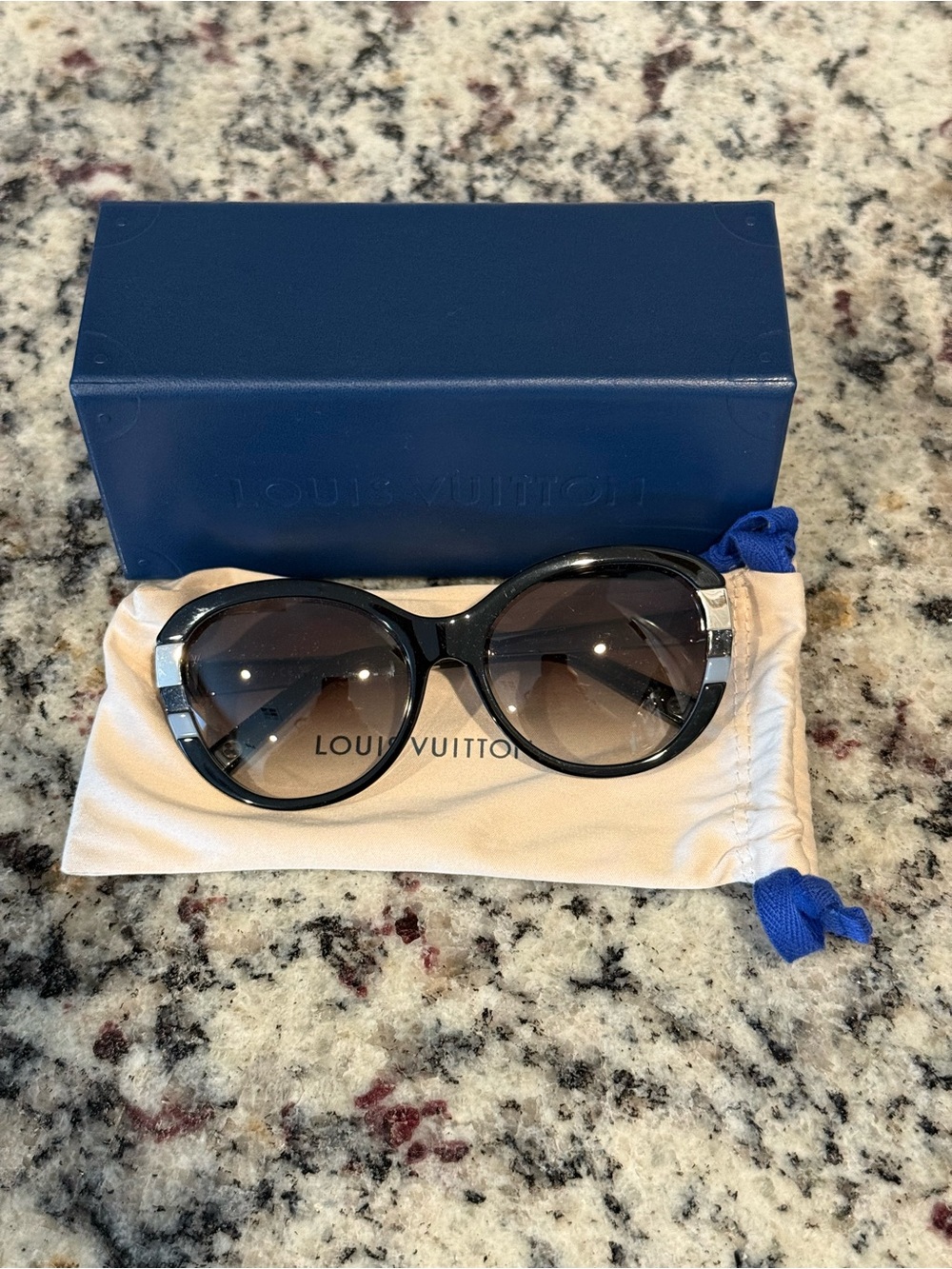 Louis Vuitton Black Frame Sunglasses with Gradient Lenses